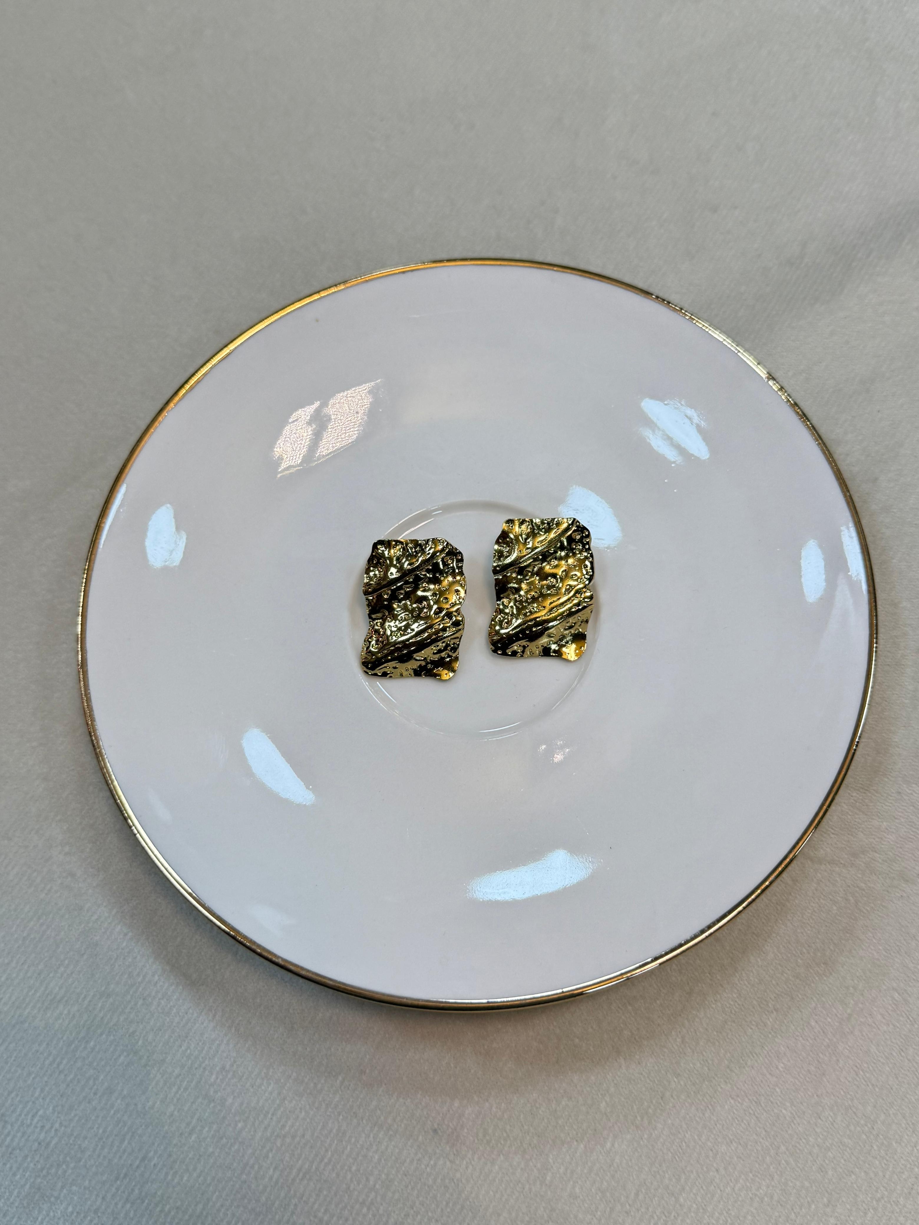 Rectangle shaped textured earrings